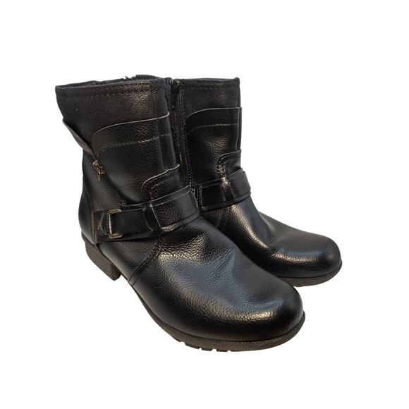Clarks Womens Riddle Avant Black Boots Side Zip Biker Comfort Leather size 8 - Picture 1 of 9